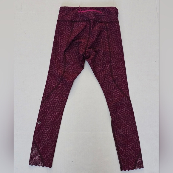 ❌️SOLD❌️Lululemon Tight Stuff Tight Star Pixel Raspberry Bordeaux Drama Size 4 - Picture 3 of 7